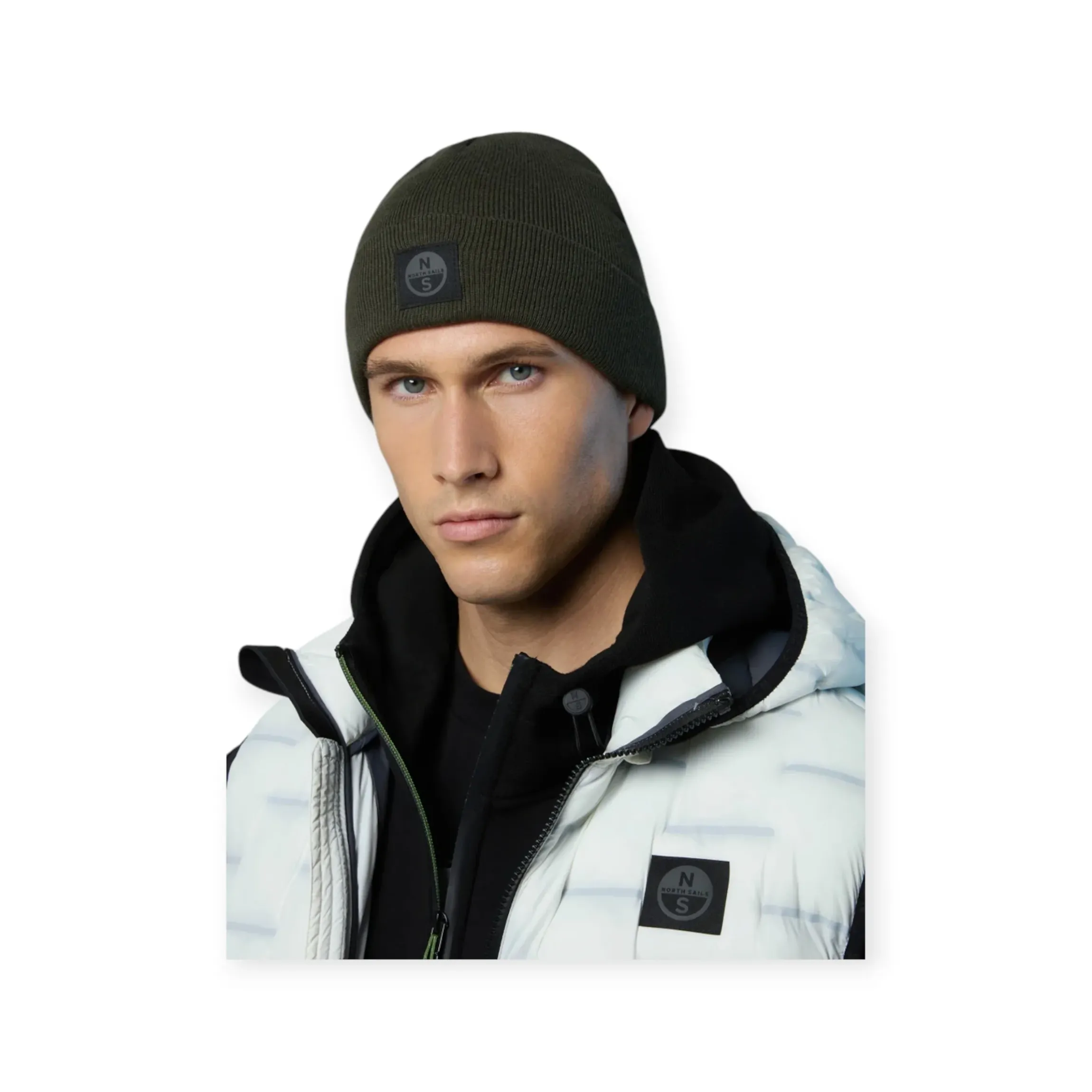 berretto_uomo_a_costine_c_1.webp BERRETTO UOMO A COSTINE CON PATCH LOGO NORTH SAILS