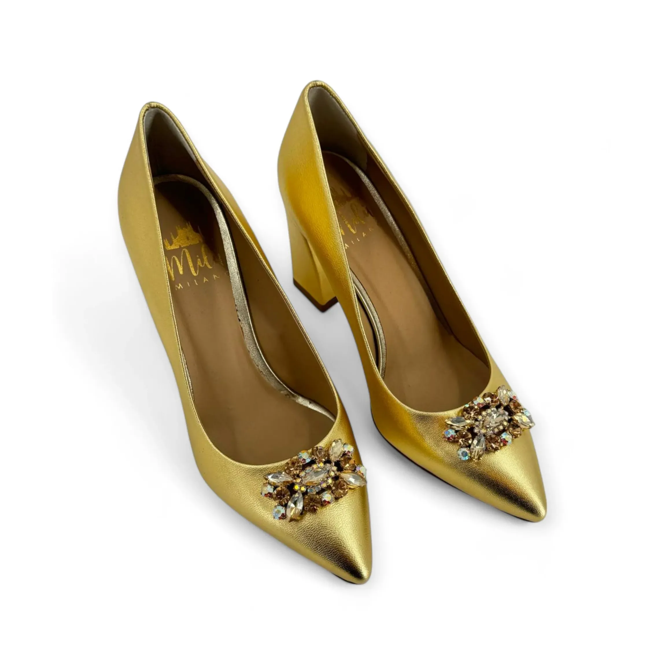 milu_milano_decollete_a_p_2.webp MILU' MILANO DECOLLETE' A PUNTA LAMINATE CON APPLICAZIONE GIOIELLO