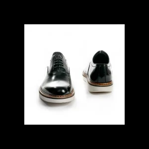 Stringata Andrea Nobile in pelle lucida