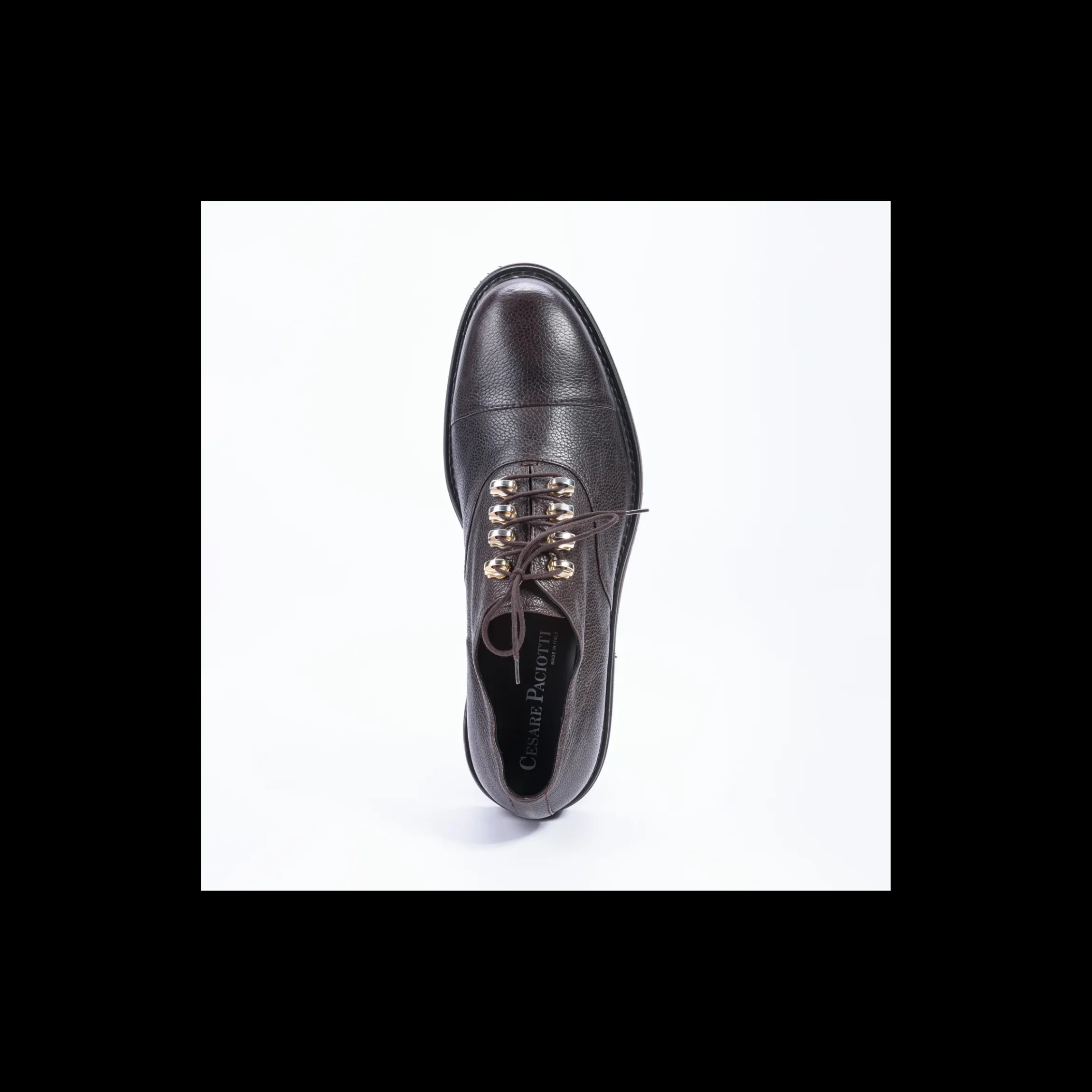 stringata_cesare_paciotti_2.webp STRINGATA CESARE PACIOTTI IN PELLE MARTELLATA TESTA DI MORO