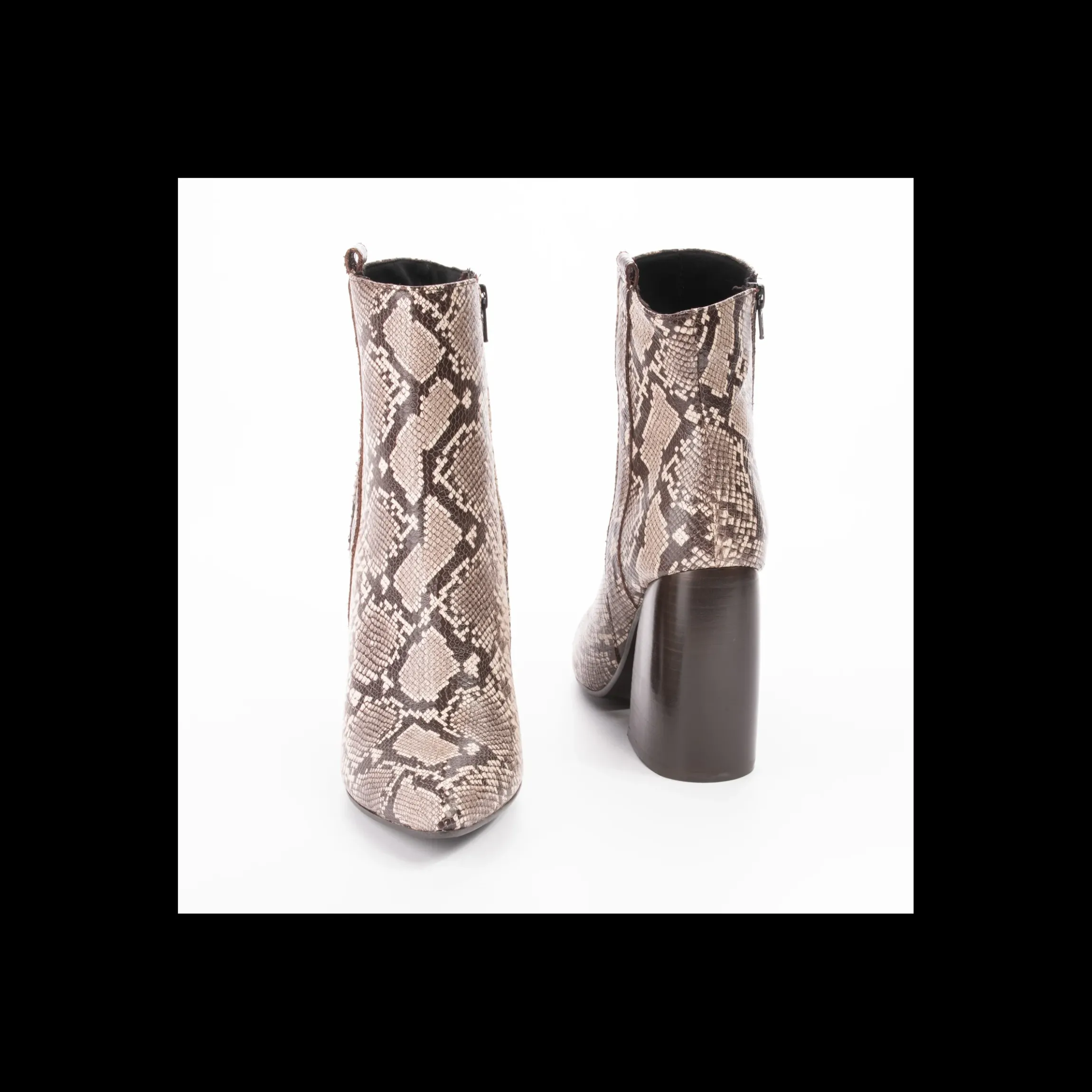 tronchetto_osvaldo_rossi__1-10.webp Tronchetto Osvaldo Rossi comodissimo